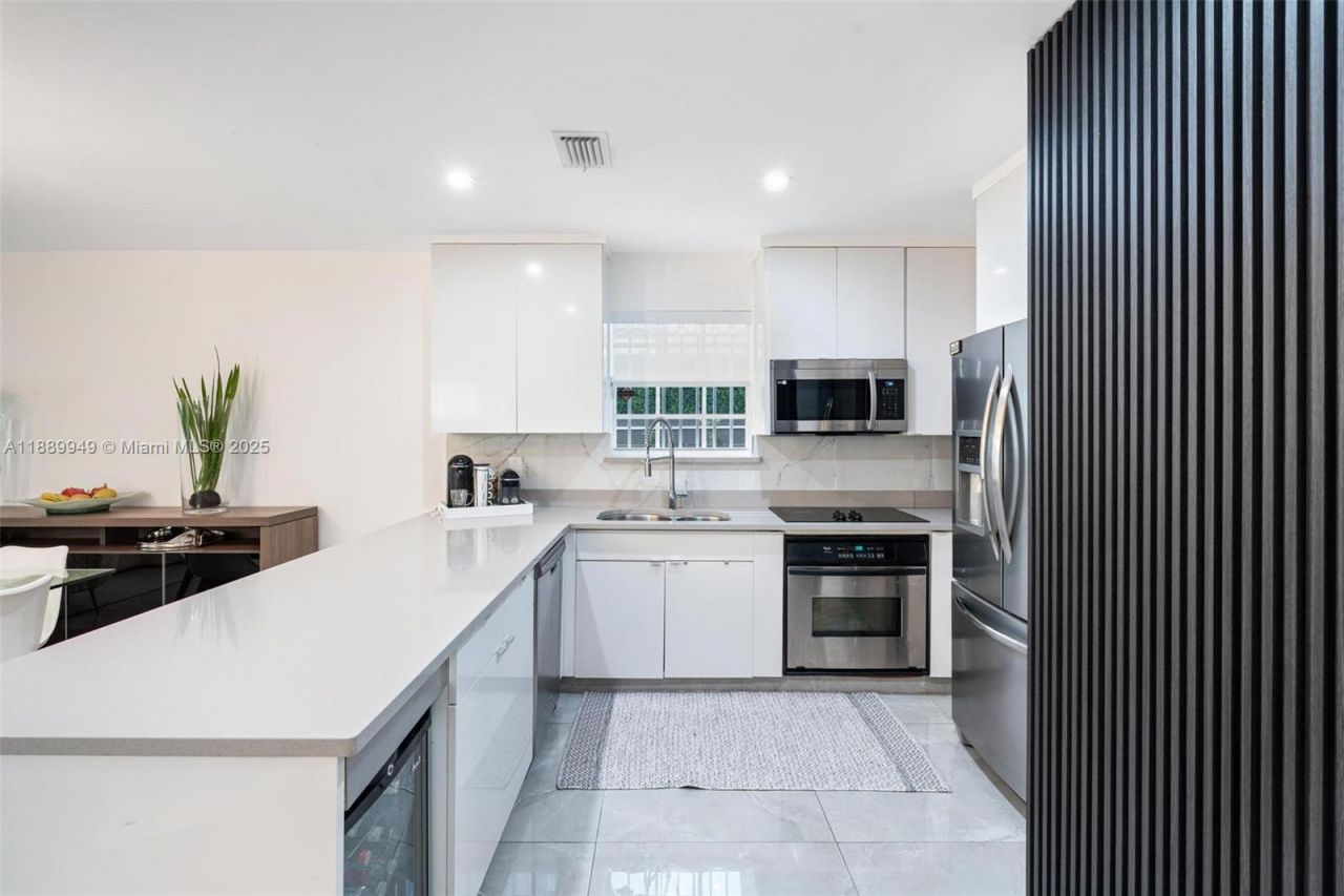 2752 SW 11th St, Miami, FL 33135 Photo