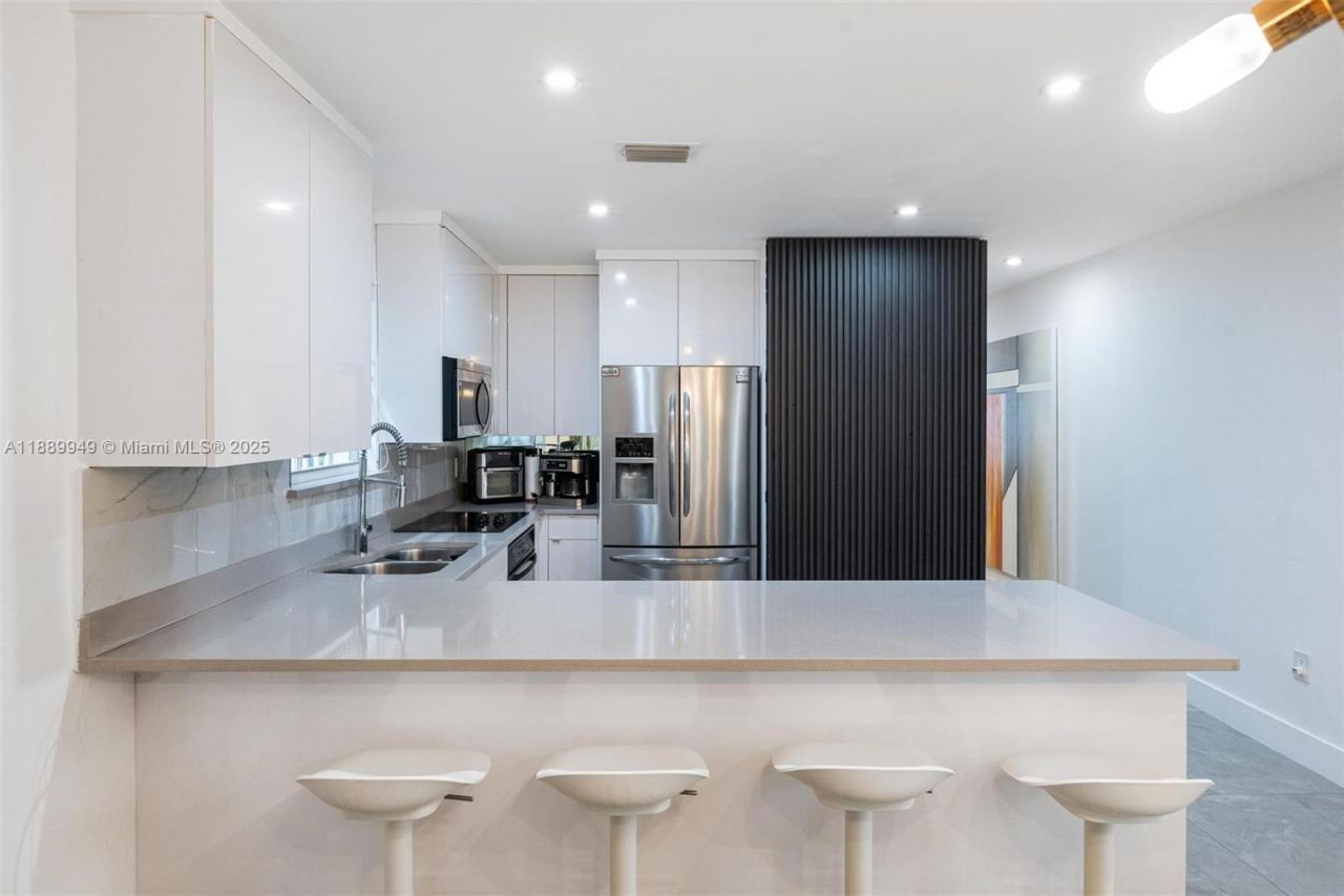 2752 SW 11th St, Miami, FL 33135 Photo