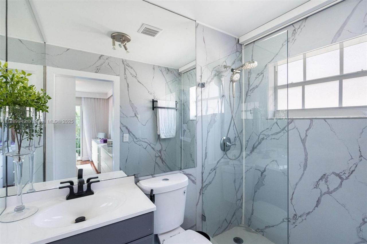 2752 SW 11th St, Miami, FL 33135 Photo