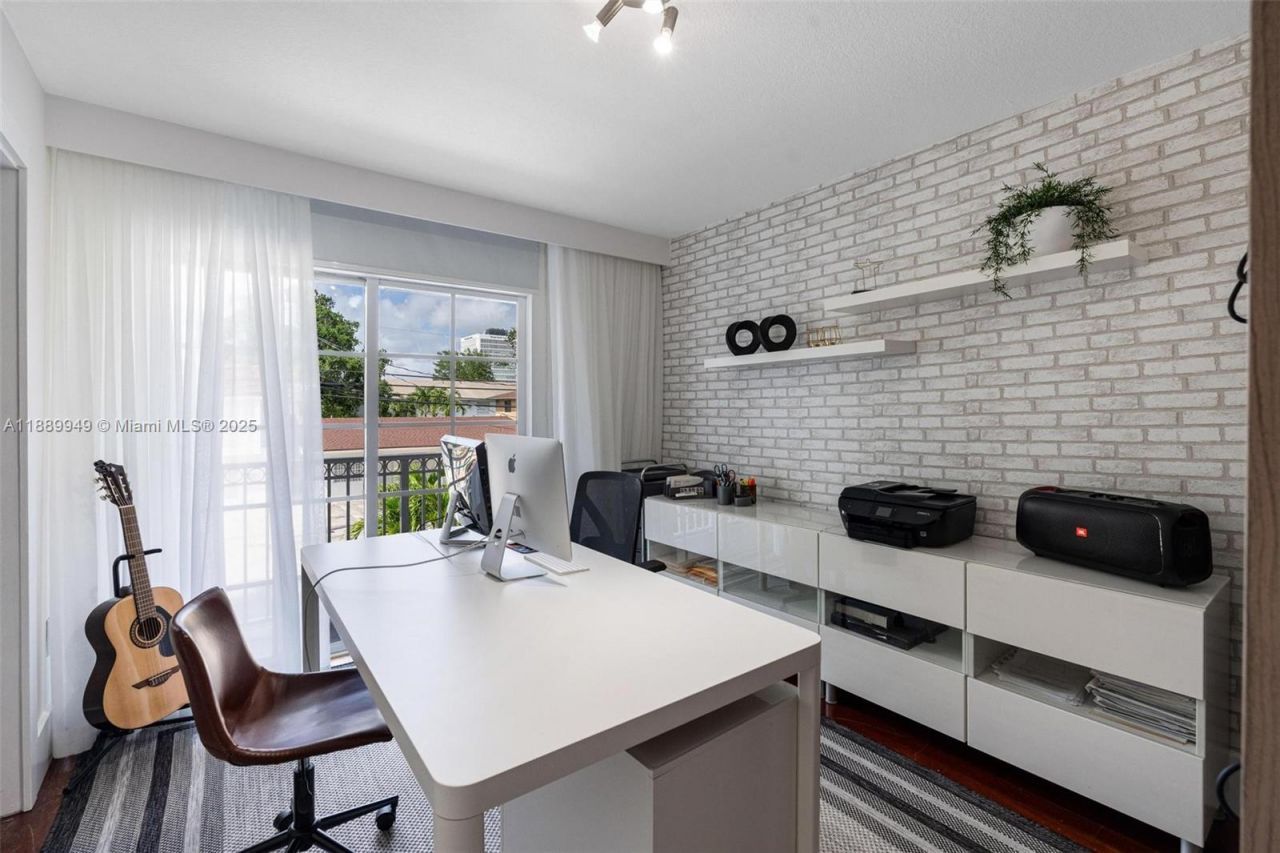 2752 SW 11th St, Miami, FL 33135 Photo