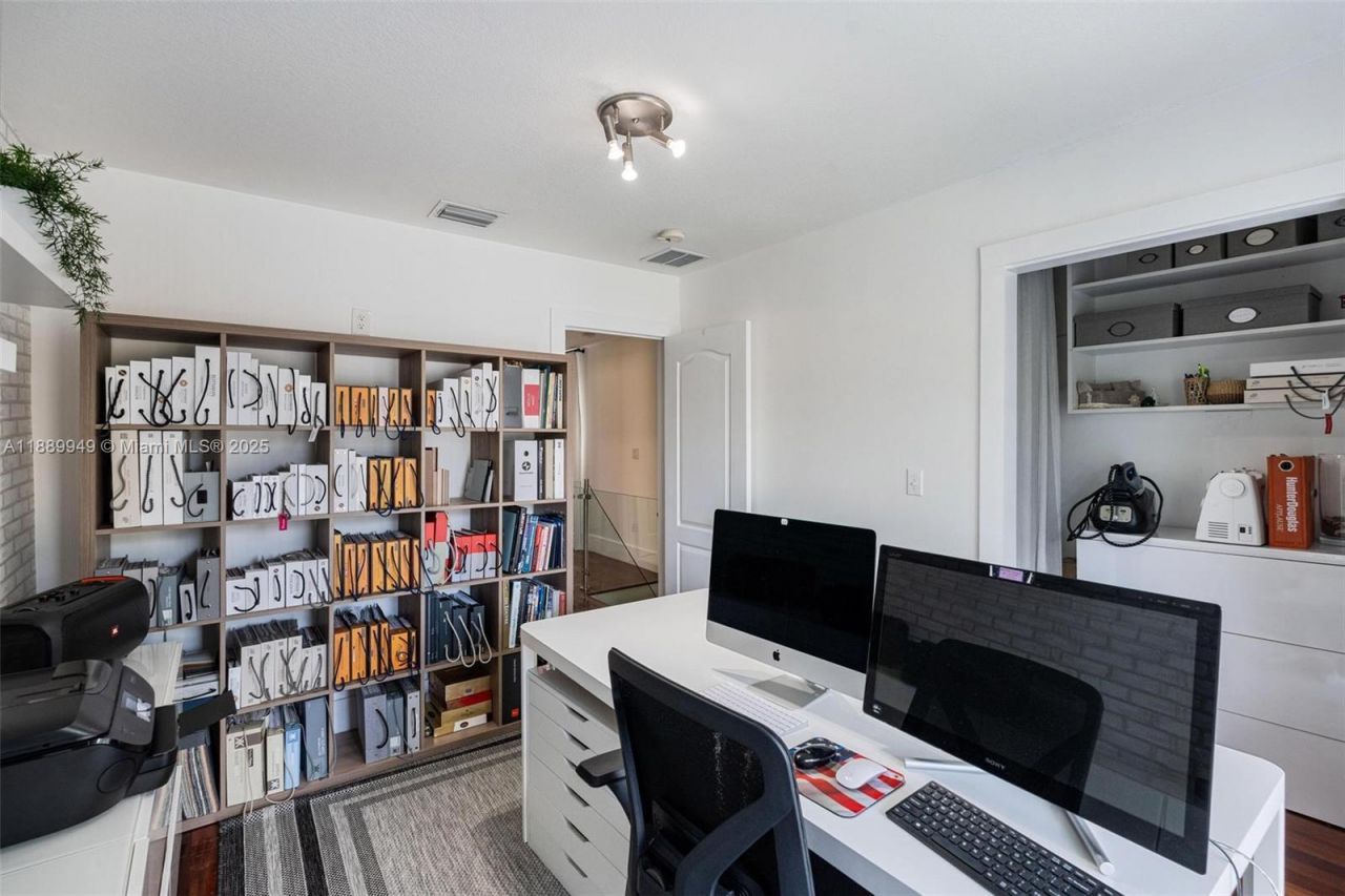 2752 SW 11th St, Miami, FL 33135 Photo