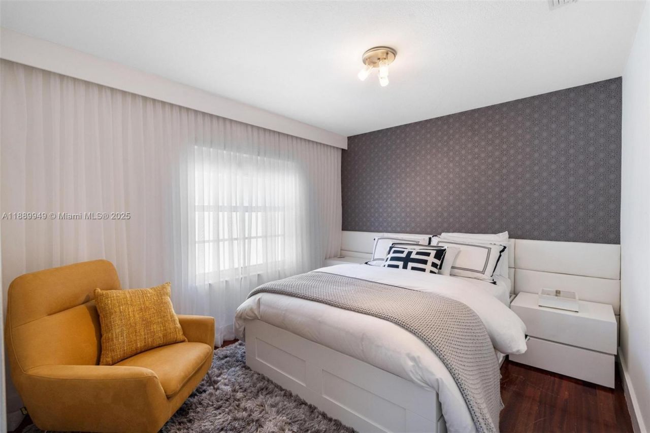 2752 SW 11th St, Miami, FL 33135 Photo