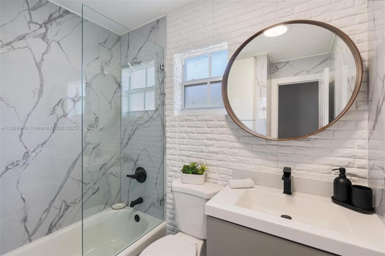 2752 SW 11th St, Miami, FL 33135 Photo