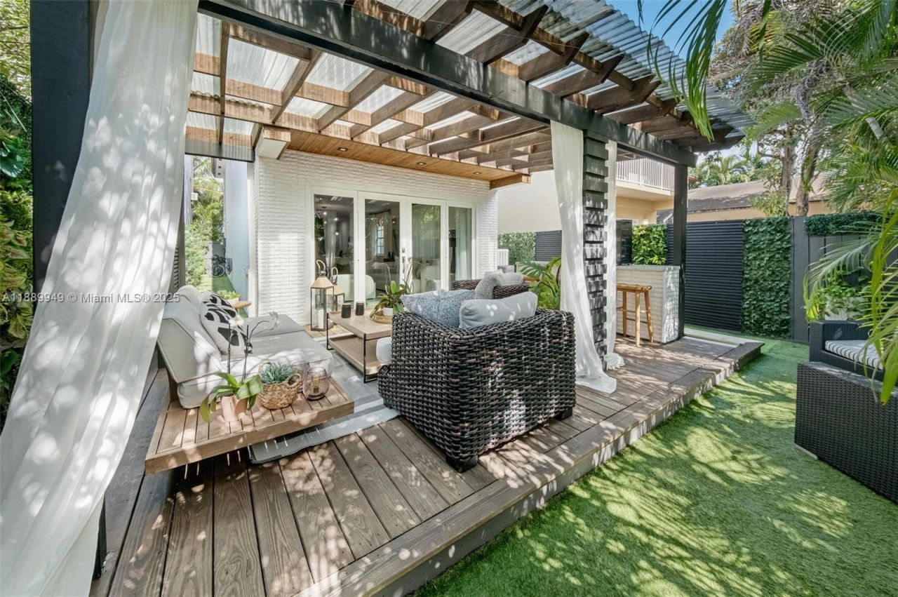 2752 SW 11th St, Miami, FL 33135 Photo