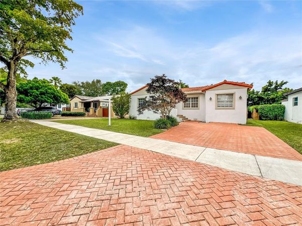 5760 SW 10th St, West Miami, FL 33144