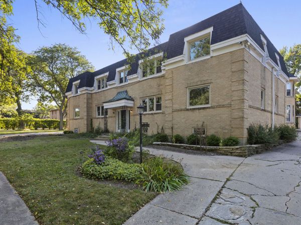 1506 Glencoe Avenue, Unit 2N, Highland Park, IL 60035