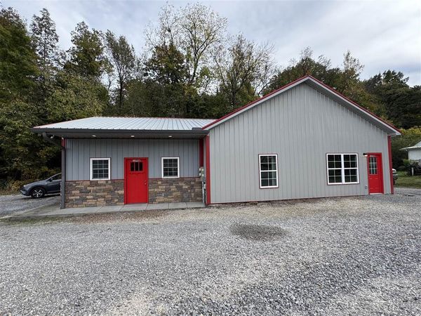 1698 Old Glasgow Road, Scottsville, KY 42164