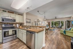 1221 Tidewater Dr. photo 4