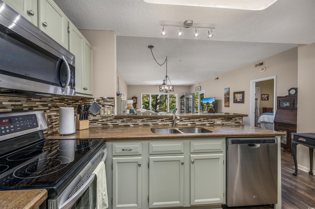 1221 Tidewater Dr. Photo 9