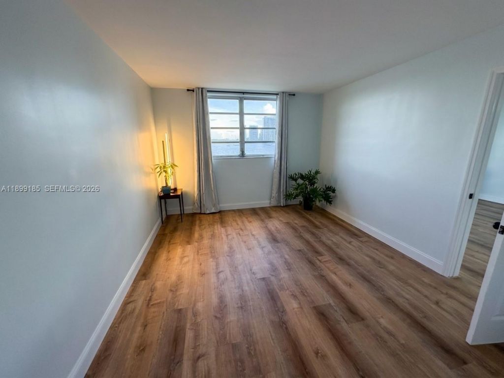 2920 Point East Dr, Unit N311, Aventura, FL 33160 Photo