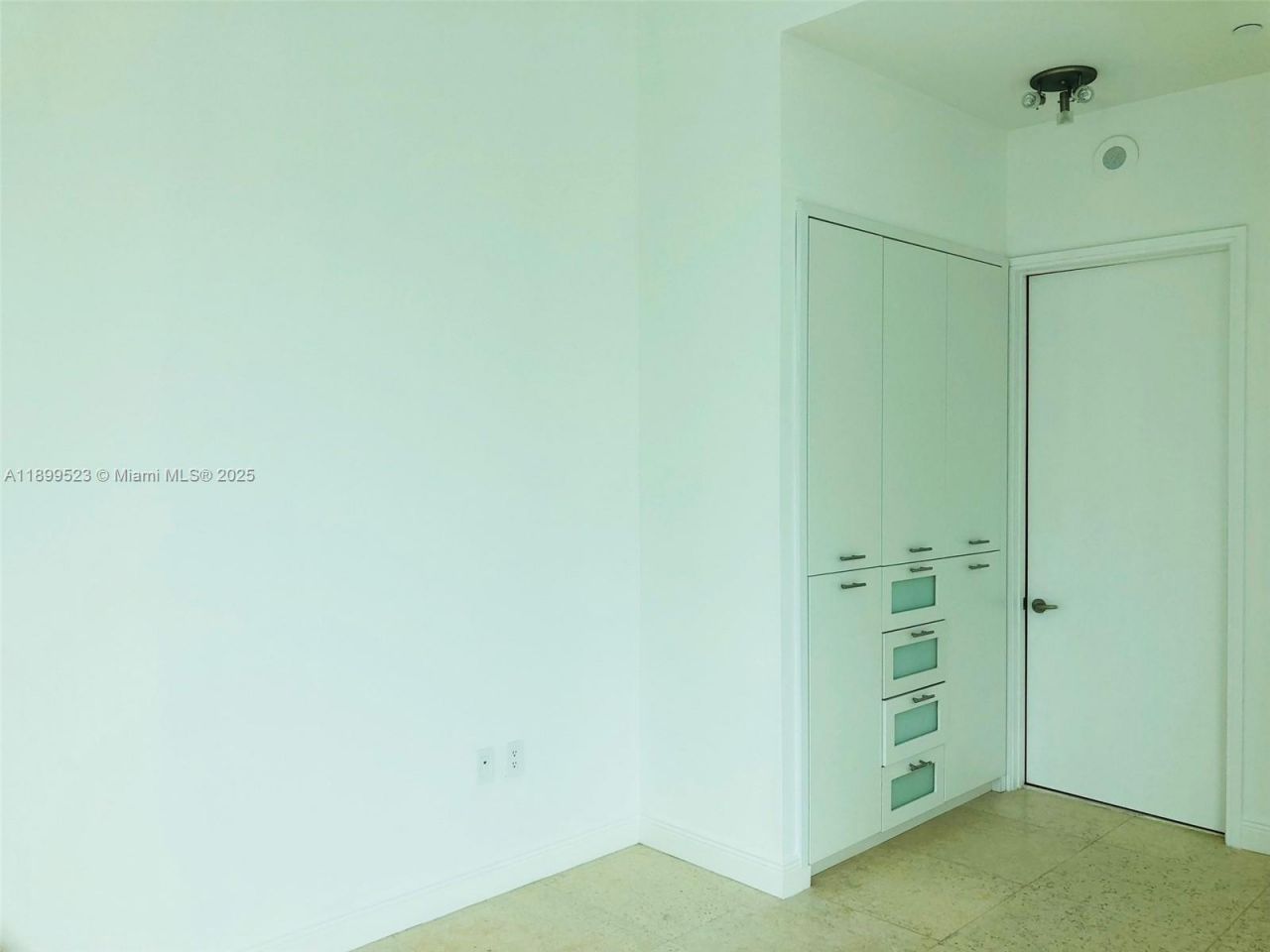 900 Brickell Key Blvd, Unit 2205, Miami, FL 33131 Photo
