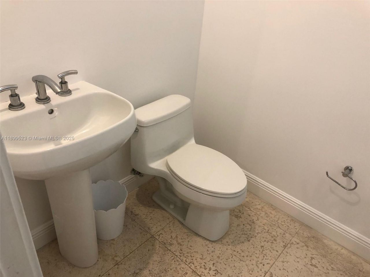 900 Brickell Key Blvd, Unit 2205, Miami, FL 33131 Photo