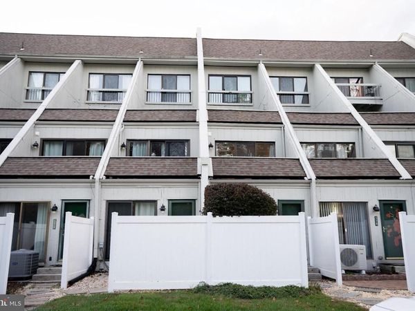 573 SUMMIT HOUSE, WEST CHESTER, PA 19382