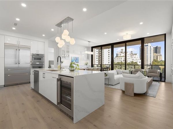 2425 Peachtree Road NE, Unit 902, Atlanta, GA 30305