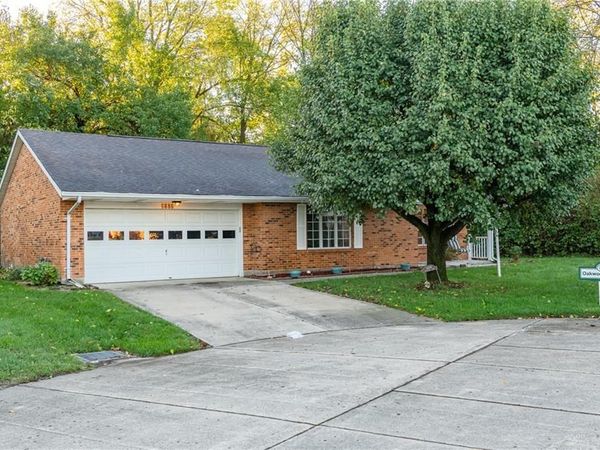 6686 Oakwood Lane, Dayton, OH 45424