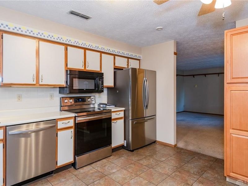 6686 Oakwood Lane, Dayton, OH 45424 Photo 12