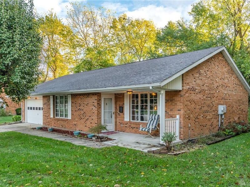 6686 Oakwood Lane, Dayton, OH 45424 Photo 2