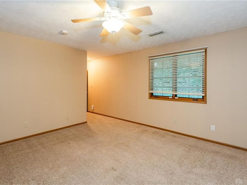 6686 Oakwood Lane, Dayton, OH 45424 Photo 22