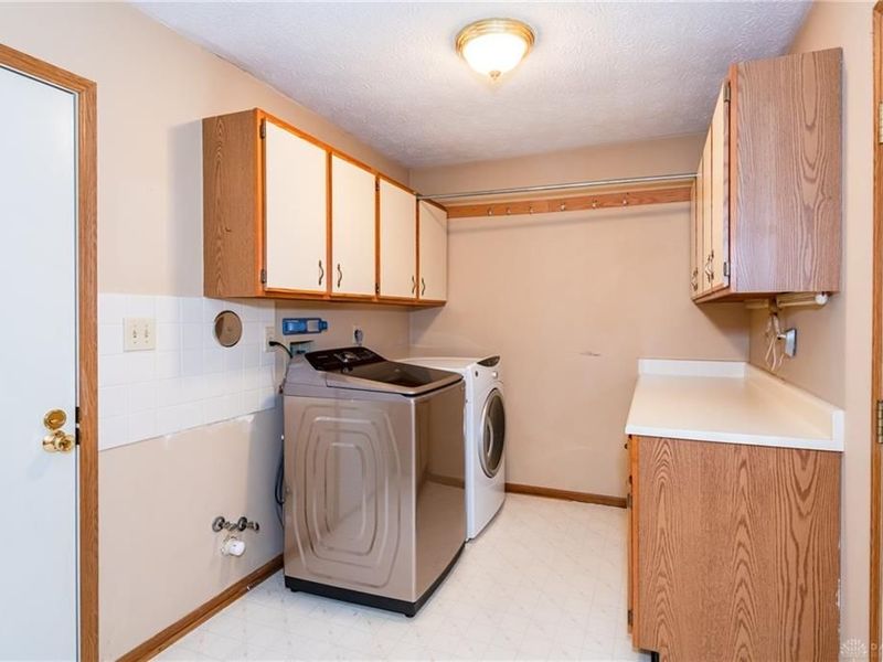 6686 Oakwood Lane, Dayton, OH 45424 Photo 27