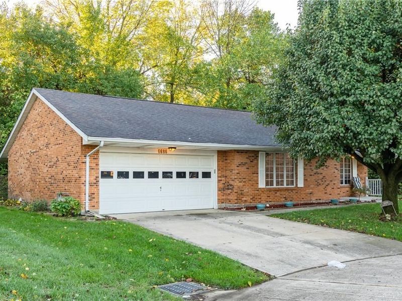 6686 Oakwood Lane, Dayton, OH 45424 Photo 3