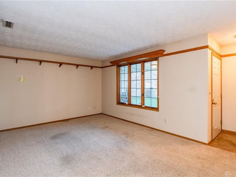 6686 Oakwood Lane, Dayton, OH 45424 Photo 6