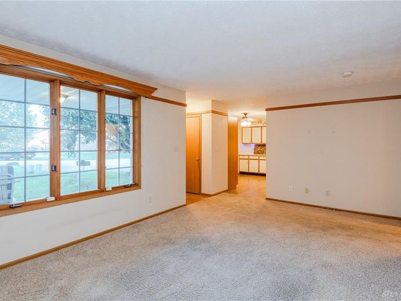 6686 Oakwood Lane, Dayton, OH 45424 Photo 8