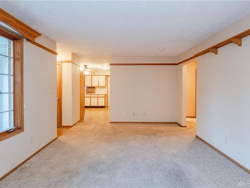 6686 Oakwood Lane, Dayton, OH 45424 Photo 9