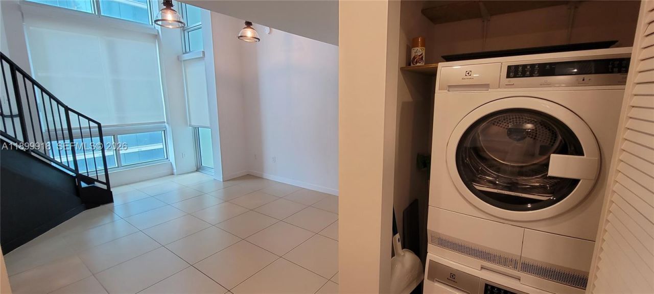 300 S Biscayne Blvd, Unit L-1004, Miami, FL 33131 Photo