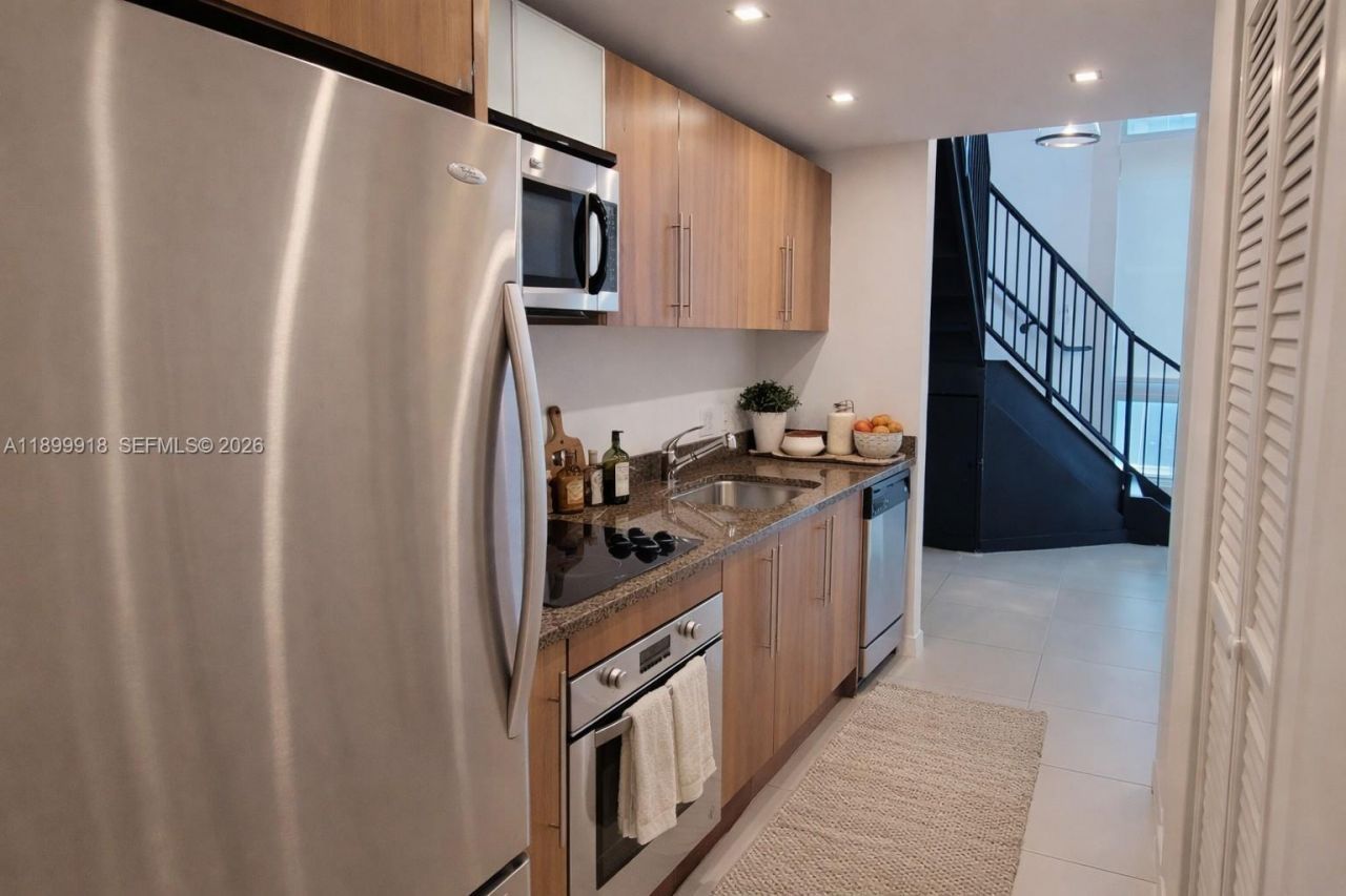 300 S Biscayne Blvd, Unit L-1004, Miami, FL 33131 Photo