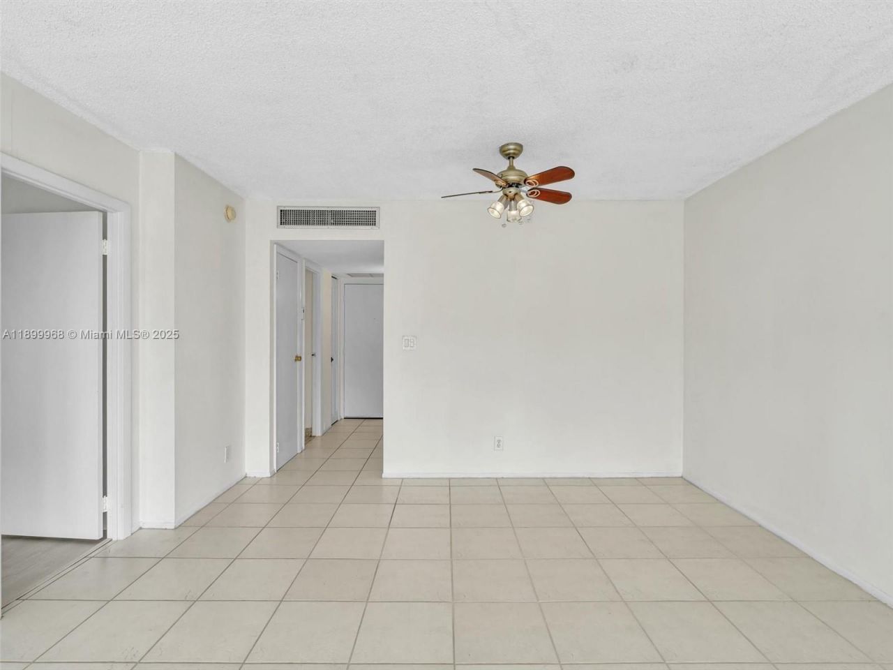 20500 W Country Club Dr, Unit 203, Aventura, FL 33180 Photo