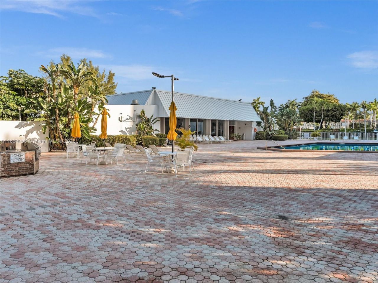 20500 W Country Club Dr, Unit 203, Aventura, FL 33180 Photo