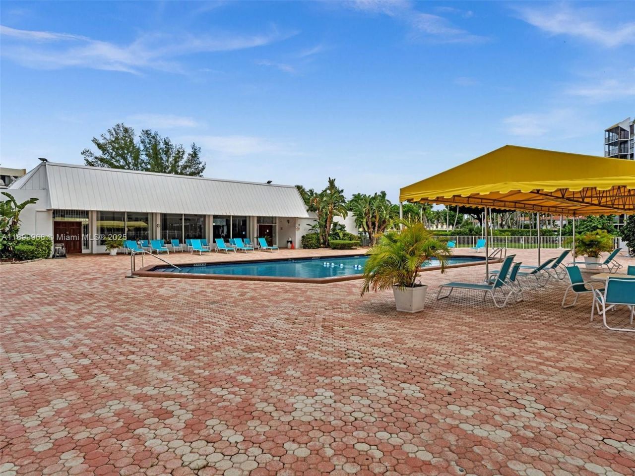 20500 W Country Club Dr, Unit 203, Aventura, FL 33180 Photo