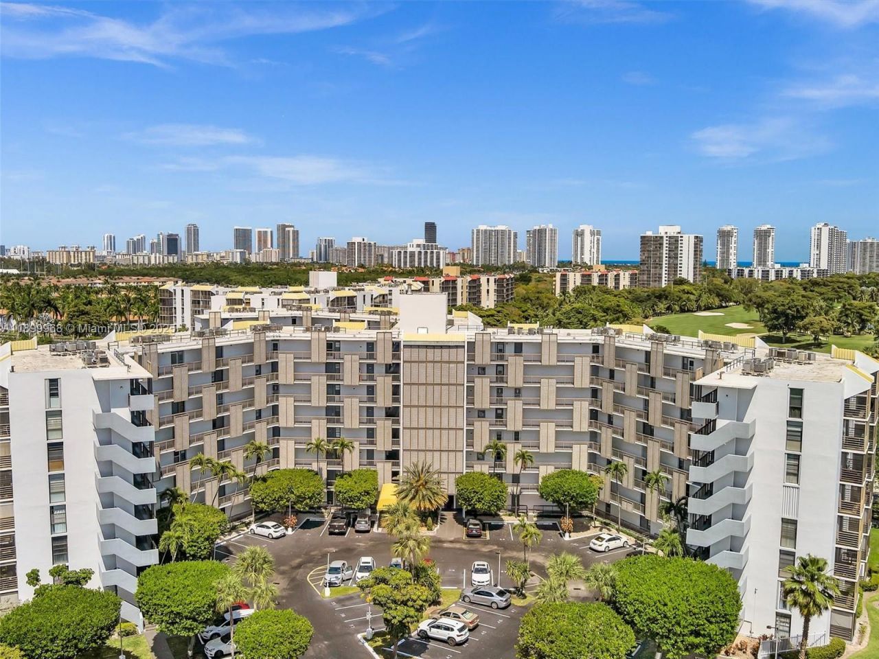 20500 W Country Club Dr, Unit 203, Aventura, FL 33180 Photo