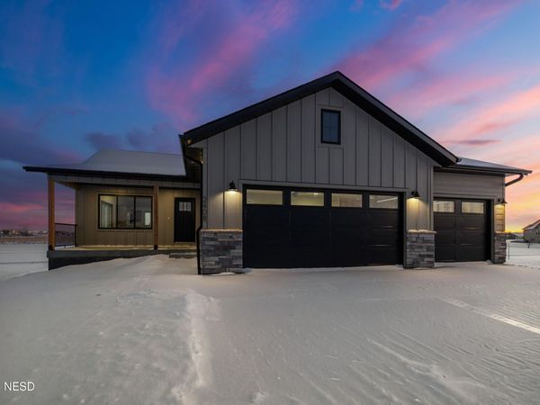 2408 PALISADES LANE, Watertown, SD 57201