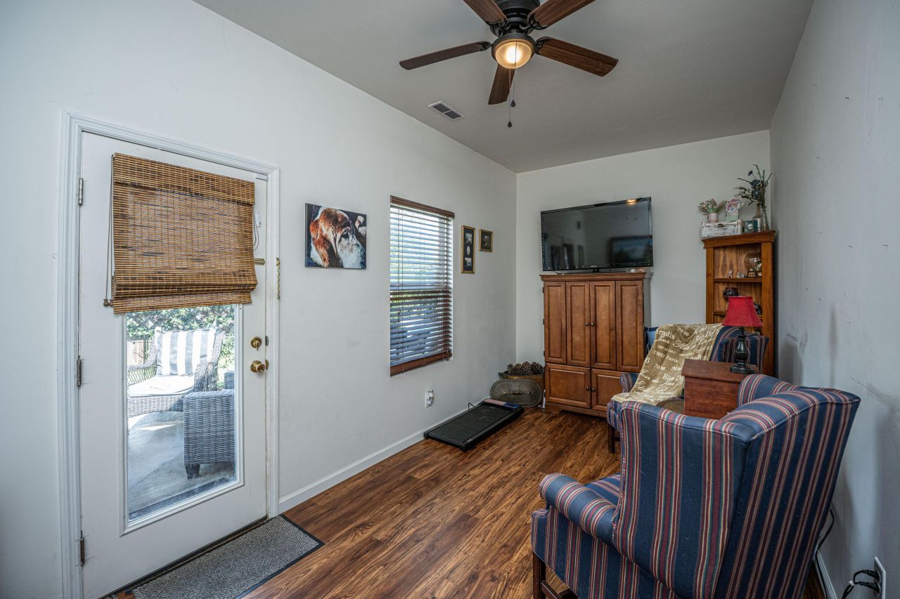 419 Thoroughbred Dr Drive Photo 17