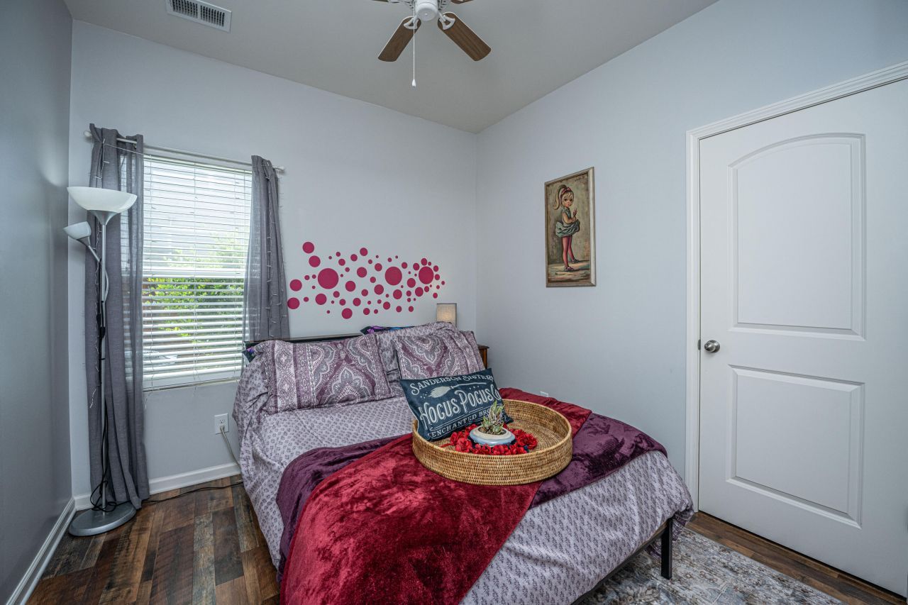 419 Thoroughbred Dr Drive Photo 32