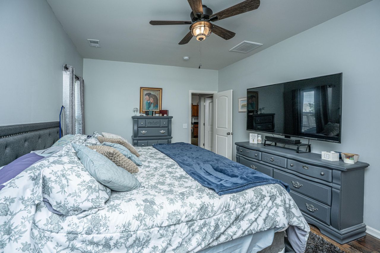 419 Thoroughbred Dr Drive Photo 34