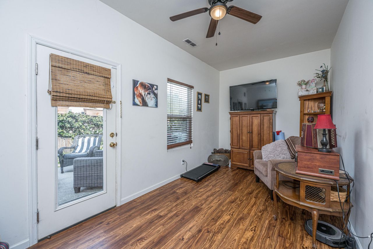 419 Thoroughbred Dr Drive Photo 43