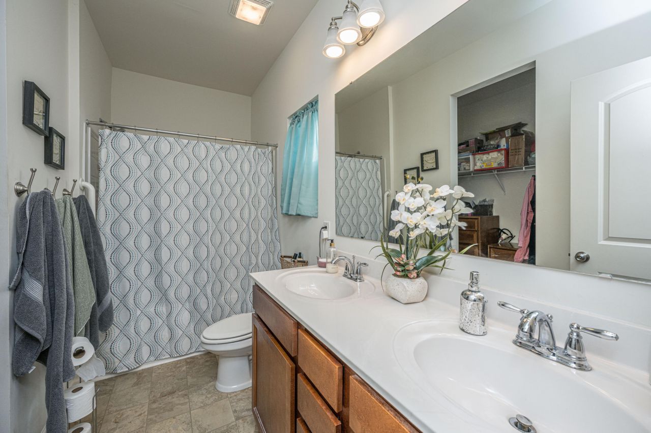 419 Thoroughbred Dr Drive Photo 48