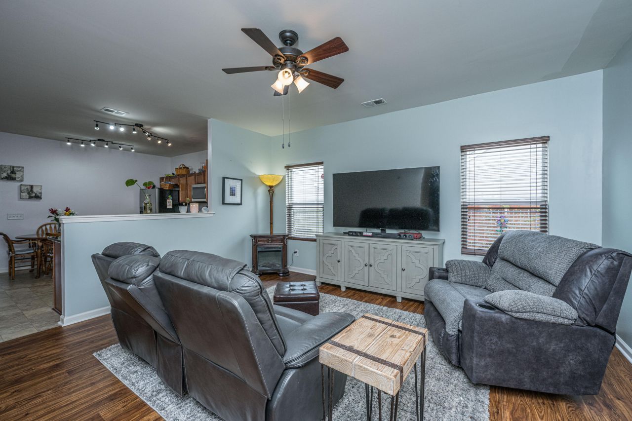 419 Thoroughbred Dr Drive Photo 60