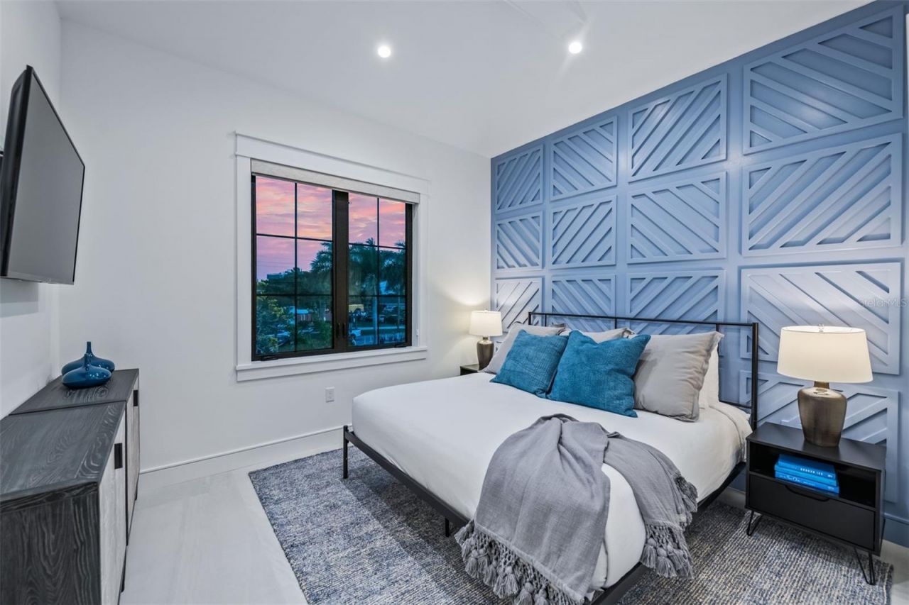 24 N Polk Drive, Sarasota, FL 34236 Photo