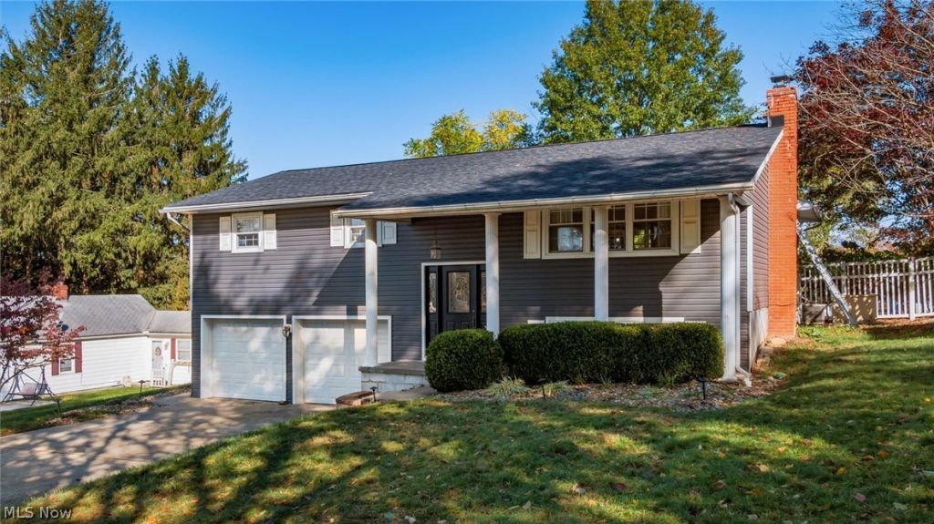 875 Orchard Hill Road, Zanesville, OH 43701 Main Photo