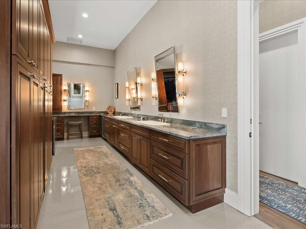656 Hickory Rd, Naples, FL 34108 Photo