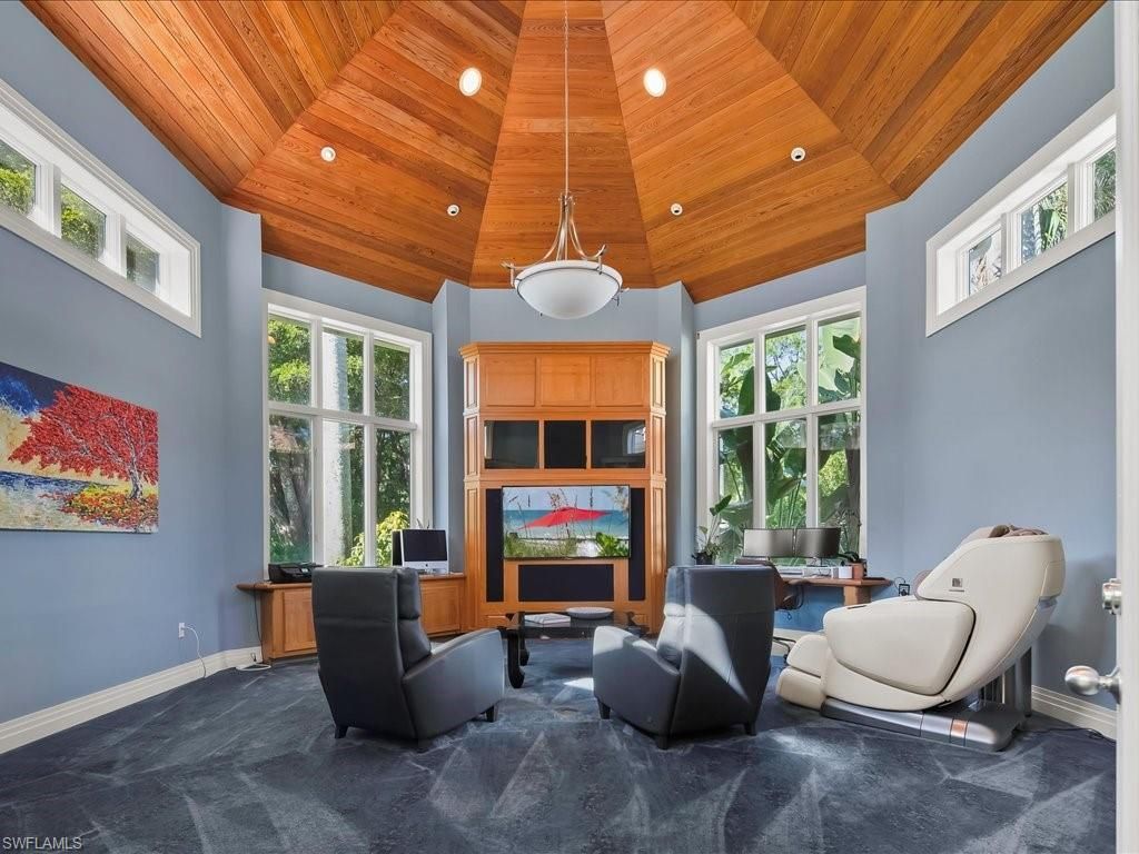 656 Hickory Rd, Naples, FL 34108 Photo