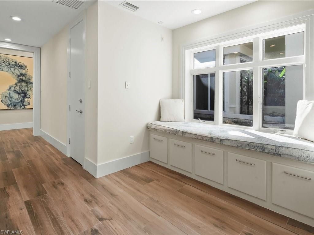 656 Hickory Rd, Naples, FL 34108 Photo