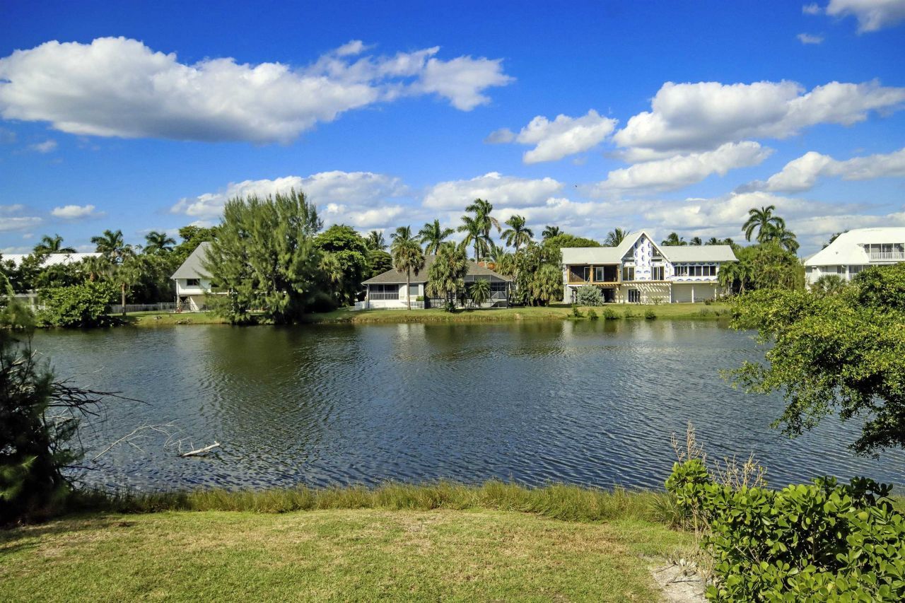 1444 Sandpiper Cir, Sanibel, FL 33957 Photo