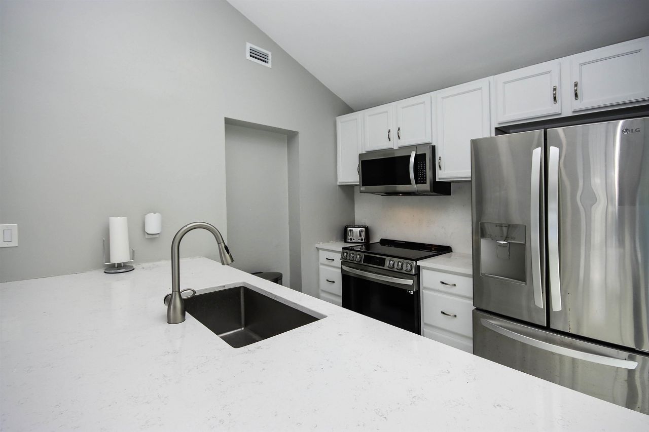 1444 Sandpiper Cir, Sanibel, FL 33957 Photo