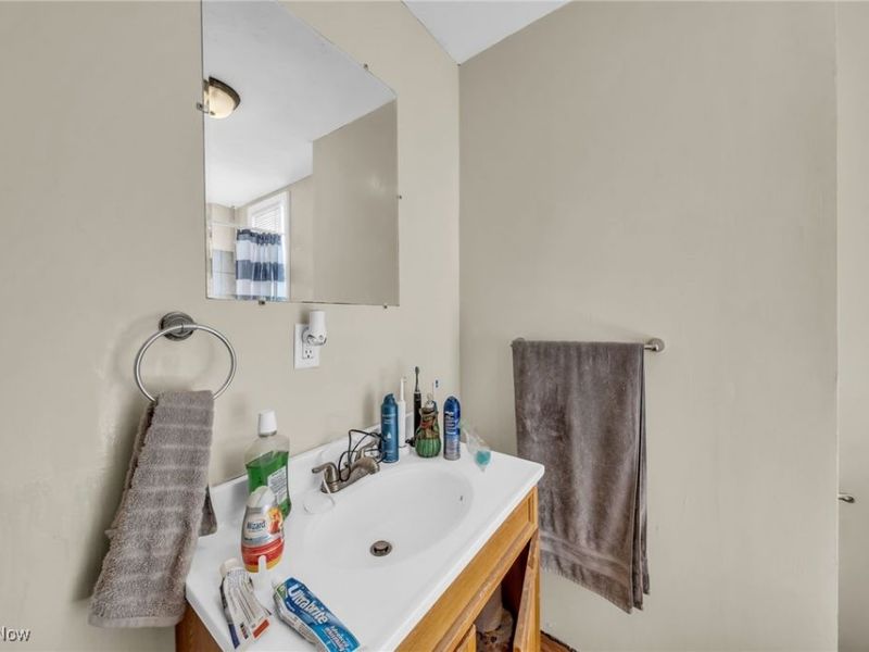 1374 E 115th Street, Cleveland, OH 44106 Photo 24