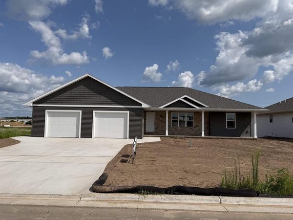 1927 HUFFCUTT LANE, Waupaca, WI 54981