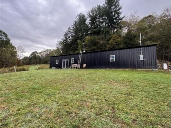 396 Congo Arroyo Road, New Cumberland, WV 26047